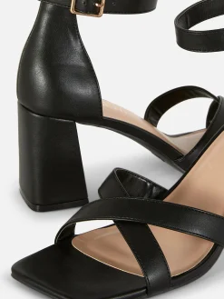 Hot Heels Mit überkreuztem Riemchen, Weite Passform Damen Heels